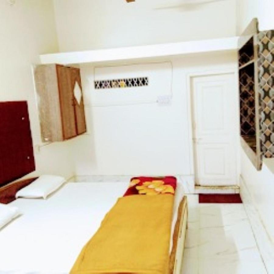 Shivam Hotel, Pāli Exterior foto
